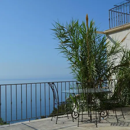 Petit Coin De Paradis A Cote De Monaco *